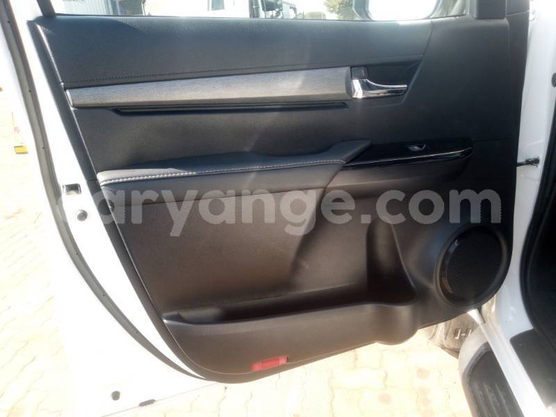 Big with watermark toyota hilux namibia windhoek 25151