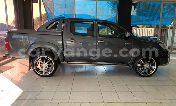Buy Used Toyota Hilux Black Car in Gobabis in Omaheke