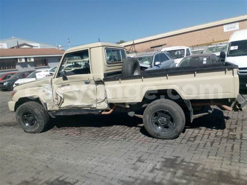 Big with watermark toyota land cruiser namibia rundu 25160