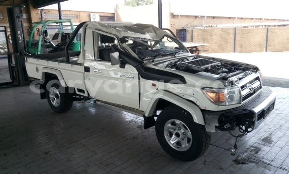 Acheter Occasion Voiture Toyota Land Cruiser Gris à Katima Mulilo, Caprivi Acheter Occasion Voiture Toyota Land Cruiser Gris à Katima Mulilo, Caprivi
