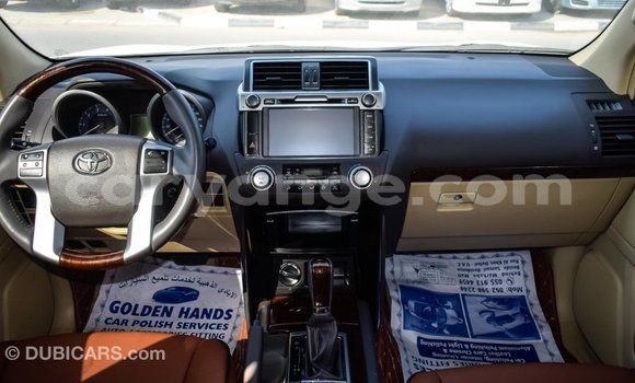 Acheter Import Voiture Toyota Prado Blanc à Import - Dubai, Namibie Acheter Import Voiture Toyota Prado Blanc à Import - Dubai, Namibie