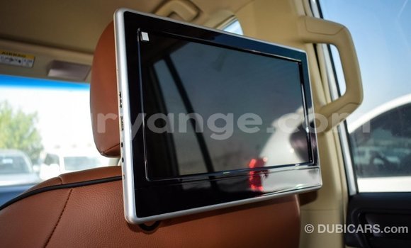 Acheter Import Voiture Toyota Prado Blanc à Import - Dubai, Namibie Acheter Import Voiture Toyota Prado Blanc à Import - Dubai, Namibie