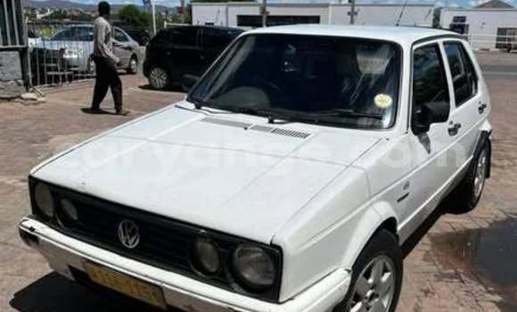 Buy Used Volkswagen Passat White Car in Windhoek in Namibia