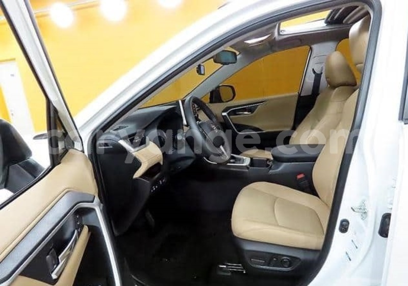 Big with watermark toyota rav4 namibia windhoek 25233