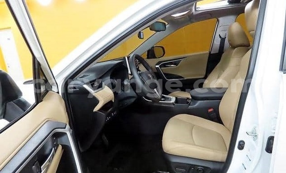 Acheter Occasion Voiture Toyota RAV4 Blanc à Windhoek, Namibie Acheter Occasion Voiture Toyota RAV4 Blanc à Windhoek, Namibie