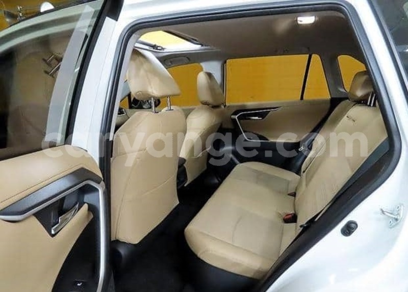 Big with watermark toyota rav4 namibia windhoek 25233