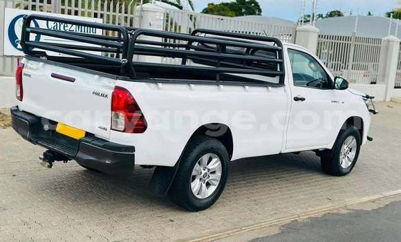 Buy Used Toyota Hilux White Car in Windhoek in Namibia Buy Used Toyota Hilux White Car in Windhoek in Namibia