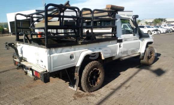 Buy Used Toyota Land Cruiser White Car in Rehoboth in Hardap Buy Used Toyota Land Cruiser White Car in Rehoboth in Hardap