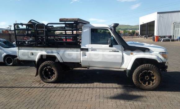 Buy Used Toyota Land Cruiser White Car in Rehoboth in Hardap Buy Used Toyota Land Cruiser White Car in Rehoboth in Hardap
