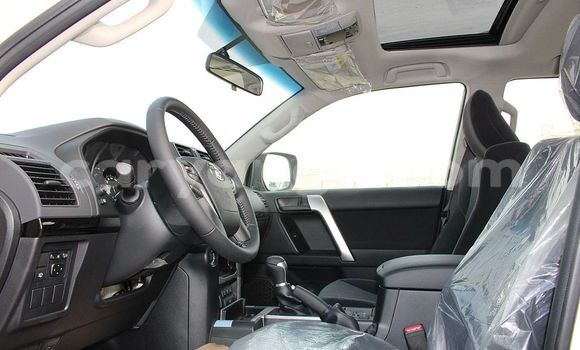 Acheter Occasion Voiture Toyota Land Cruiser Prado Blanc à Windhoek, Namibie Acheter Occasion Voiture Toyota Land Cruiser Prado Blanc à Windhoek, Namibie