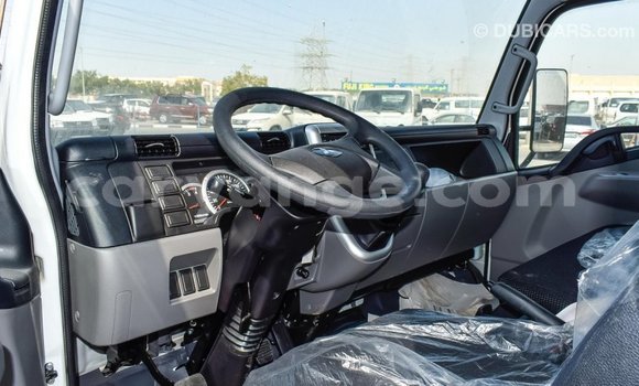 Acheter Import Voiture Mitsubishi Carisma Blanc à Import - Dubai, Namibie Acheter Import Voiture Mitsubishi Carisma Blanc à Import - Dubai, Namibie