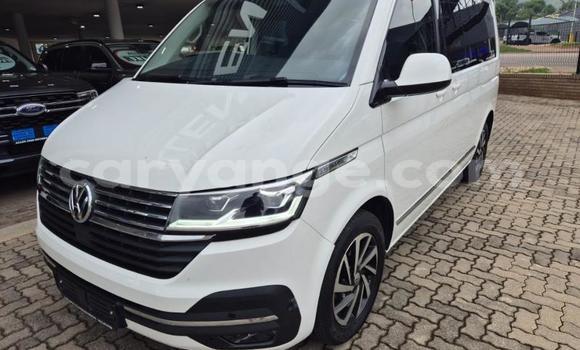 Buy Used Volkswagen Caravelle White Car in Gobabis in Omaheke Buy Used Volkswagen Caravelle White Car in Gobabis in Omaheke