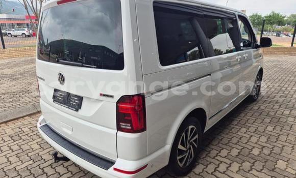 Buy Used Volkswagen Caravelle White Car in Gobabis in Omaheke Buy Used Volkswagen Caravelle White Car in Gobabis in Omaheke