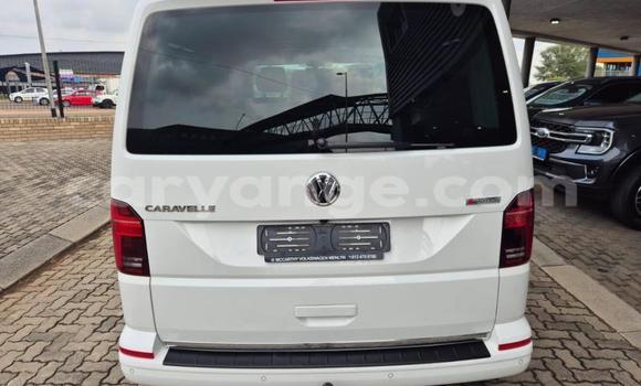 Buy Used Volkswagen Caravelle White Car in Gobabis in Omaheke Buy Used Volkswagen Caravelle White Car in Gobabis in Omaheke