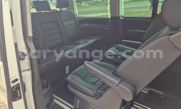 Buy Used Volkswagen Caravelle White Car in Gobabis in Omaheke Buy Used Volkswagen Caravelle White Car in Gobabis in Omaheke