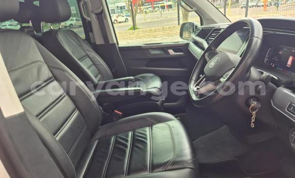 Buy Used Volkswagen Caravelle White Car in Gobabis in Omaheke Buy Used Volkswagen Caravelle White Car in Gobabis in Omaheke