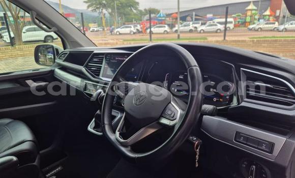 Buy Used Volkswagen Caravelle White Car in Gobabis in Omaheke Buy Used Volkswagen Caravelle White Car in Gobabis in Omaheke