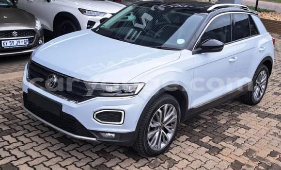 Buy Used Volkswagen T-Roc White Car in Gobabis in Omaheke Buy Used Volkswagen T-Roc White Car in Gobabis in Omaheke