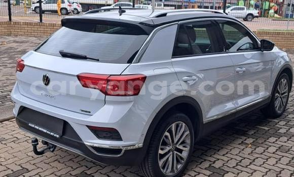 Buy Used Volkswagen T-Roc White Car in Gobabis in Omaheke Buy Used Volkswagen T-Roc White Car in Gobabis in Omaheke