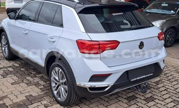 Buy Used Volkswagen T-Roc White Car in Gobabis in Omaheke Buy Used Volkswagen T-Roc White Car in Gobabis in Omaheke