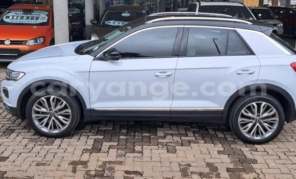 Buy Used Volkswagen T-Roc White Car in Gobabis in Omaheke Buy Used Volkswagen T-Roc White Car in Gobabis in Omaheke