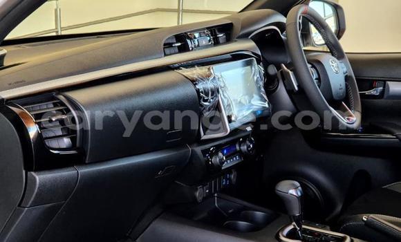 Acheter Occasion Voiture Toyota Hilux Blanc à Windhoek, Namibie Acheter Occasion Voiture Toyota Hilux Blanc à Windhoek, Namibie