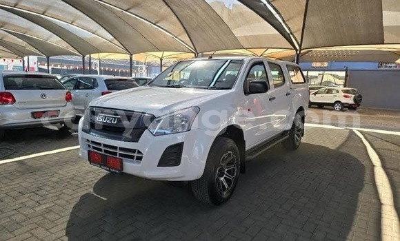 Buy Used Isuzu D–MAX White Car in Windhoek in Namibia Buy Used Isuzu D–MAX White Car in Windhoek in Namibia