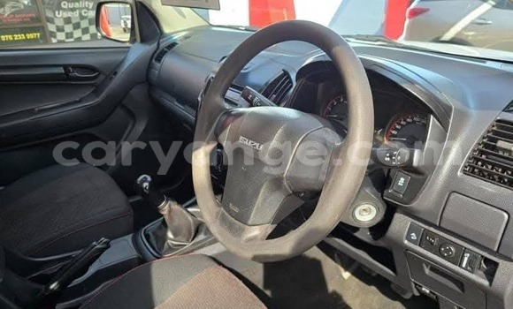 Acheter Occasion Voiture Isuzu D–MAX Blanc à Windhoek, Namibie Acheter Occasion Voiture Isuzu D–MAX Blanc à Windhoek, Namibie