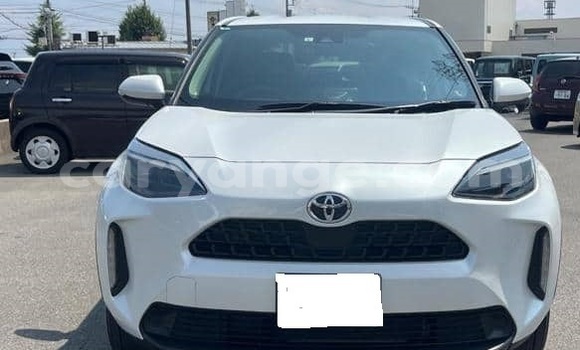 Buy Used Toyota Yaris White Car in Windhoek in Namibia