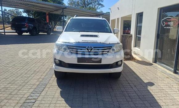 Acheter Occasion Voiture Toyota Fortuner Blanc à Windhoek, Namibie Acheter Occasion Voiture Toyota Fortuner Blanc à Windhoek, Namibie