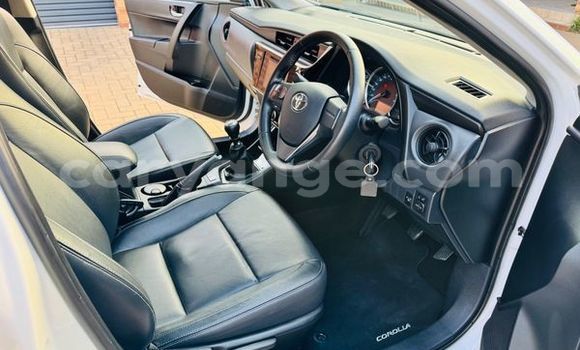 Acheter Occasion Voiture Toyota Corolla Blanc à Grootfontein, Namibie Acheter Occasion Voiture Toyota Corolla Blanc à Grootfontein, Namibie