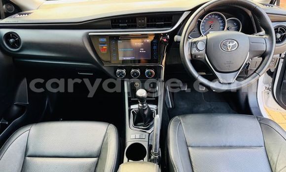 Acheter Occasion Voiture Toyota Corolla Blanc à Grootfontein, Namibie Acheter Occasion Voiture Toyota Corolla Blanc à Grootfontein, Namibie