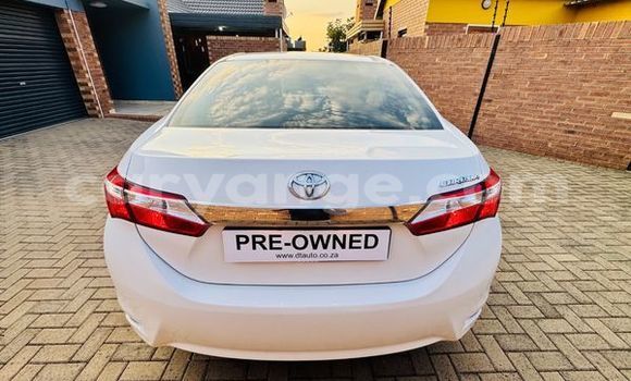 Acheter Occasion Voiture Toyota Corolla Blanc à Grootfontein, Namibie Acheter Occasion Voiture Toyota Corolla Blanc à Grootfontein, Namibie