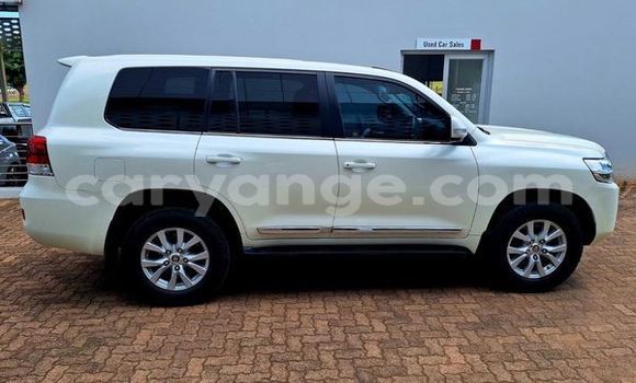 Acheter Occasion Voiture Toyota Land Cruiser Blanc à Windhoek, Namibie Acheter Occasion Voiture Toyota Land Cruiser Blanc à Windhoek, Namibie