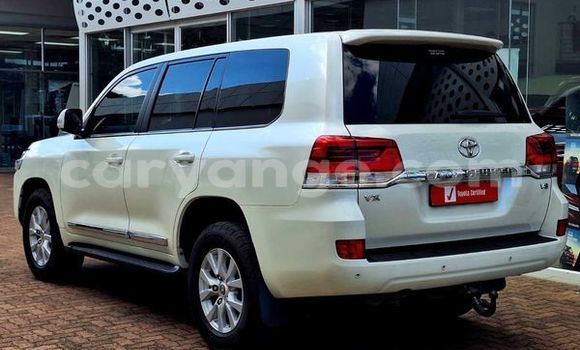 Acheter Occasion Voiture Toyota Land Cruiser Blanc à Windhoek, Namibie Acheter Occasion Voiture Toyota Land Cruiser Blanc à Windhoek, Namibie