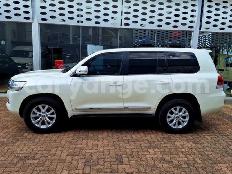 Big with watermark toyota land cruiser namibia windhoek 25322