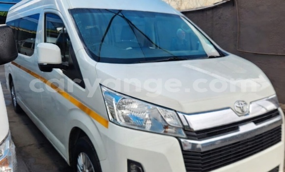 Buy Used Toyota Sprinter Trueno White Car in Windhoek in Namibia