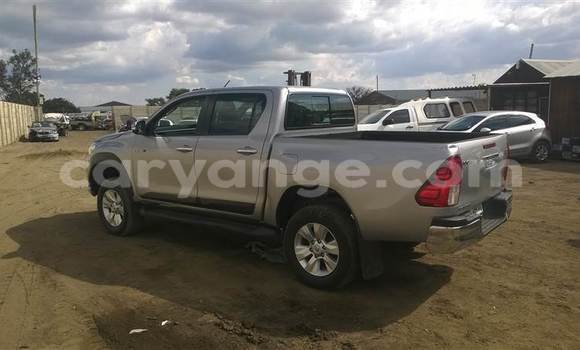 Acheter Occasion Voiture Toyota Hilux Gris à Oshakati, Namibie Acheter Occasion Voiture Toyota Hilux Gris à Oshakati, Namibie