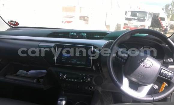 Acheter Occasion Voiture Toyota Hilux Gris à Oshakati, Namibie Acheter Occasion Voiture Toyota Hilux Gris à Oshakati, Namibie