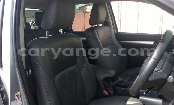 Acheter Occasion Voiture Toyota Hilux Gris à Oshakati, Namibie Acheter Occasion Voiture Toyota Hilux Gris à Oshakati, Namibie