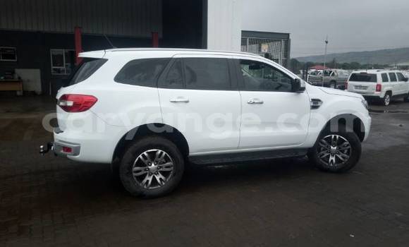 Acheter Occasion Voiture Ford Everest Blanc à Swakopmund, Namibie