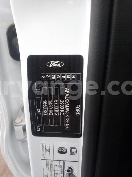 Big with watermark ford everest namibia swakopmund 25343