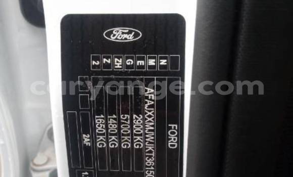 Acheter Occasion Voiture Ford Everest Blanc à Swakopmund, Namibie Acheter Occasion Voiture Ford Everest Blanc à Swakopmund, Namibie