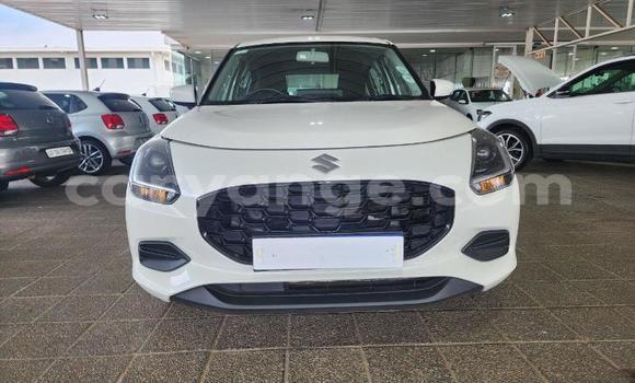 Buy Used Suzuki Swift White Car in Gobabis in Omaheke
