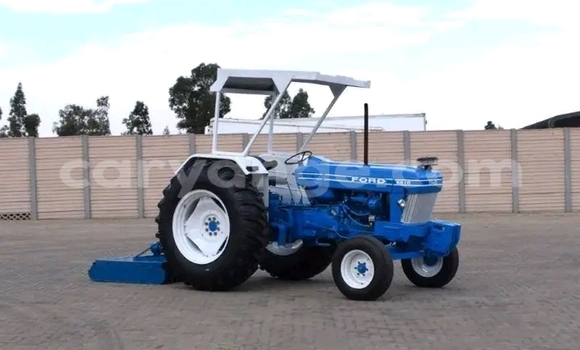 Buy Used Ford E 150 Cargo Van Blue Truck in Gobabis in Omaheke