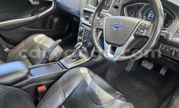 Acheter Occasion Voiture Volvo V40 Cross Country Rouge à Gobabis, Omaheke Acheter Occasion Voiture Volvo V40 Cross Country Rouge à Gobabis, Omaheke