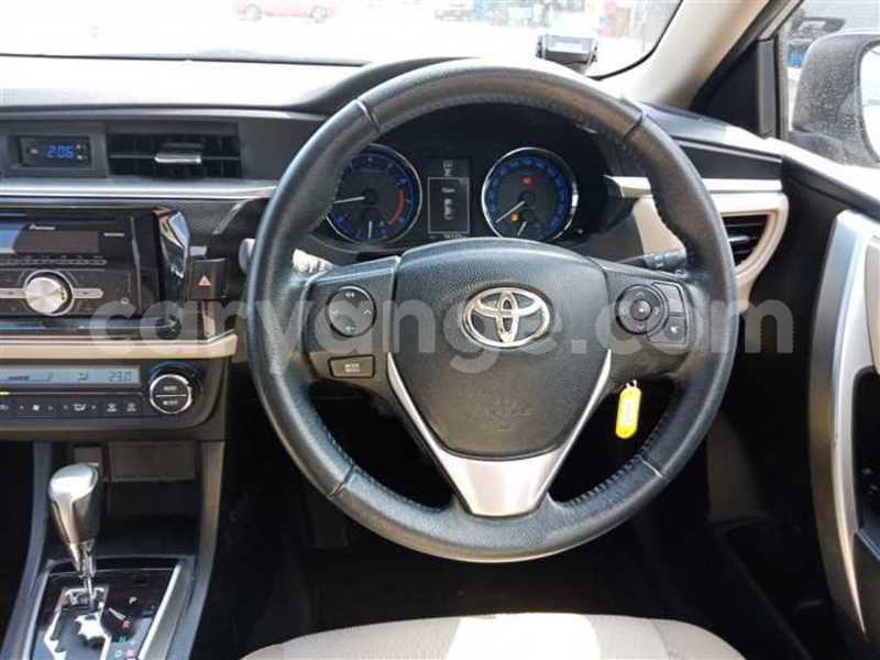 Big with watermark 2017 toyota corolla altis 4