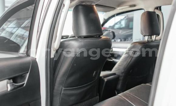 Acheter Occasion Voiture Toyota Hilux Blanc à Gobabis, Omaheke Acheter Occasion Voiture Toyota Hilux Blanc à Gobabis, Omaheke