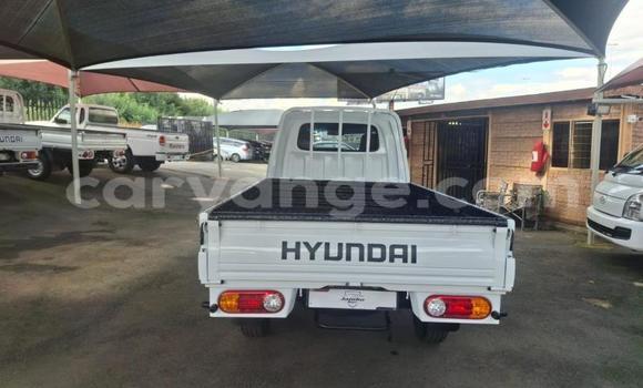 Buy Used Hyundai H200 White Car in Gobabis in Omaheke Buy Used Hyundai H200 White Car in Gobabis in Omaheke