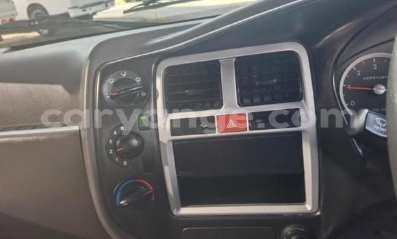 Buy Used Hyundai H200 White Car in Gobabis in Omaheke Buy Used Hyundai H200 White Car in Gobabis in Omaheke